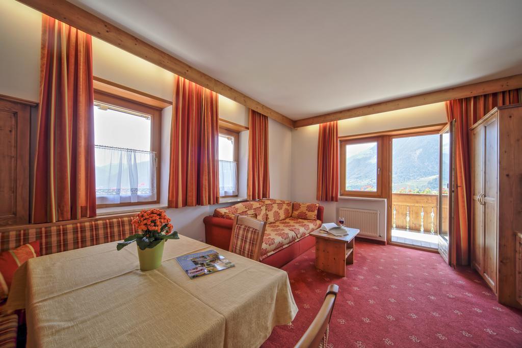 Residence Krone Scena Quarto foto